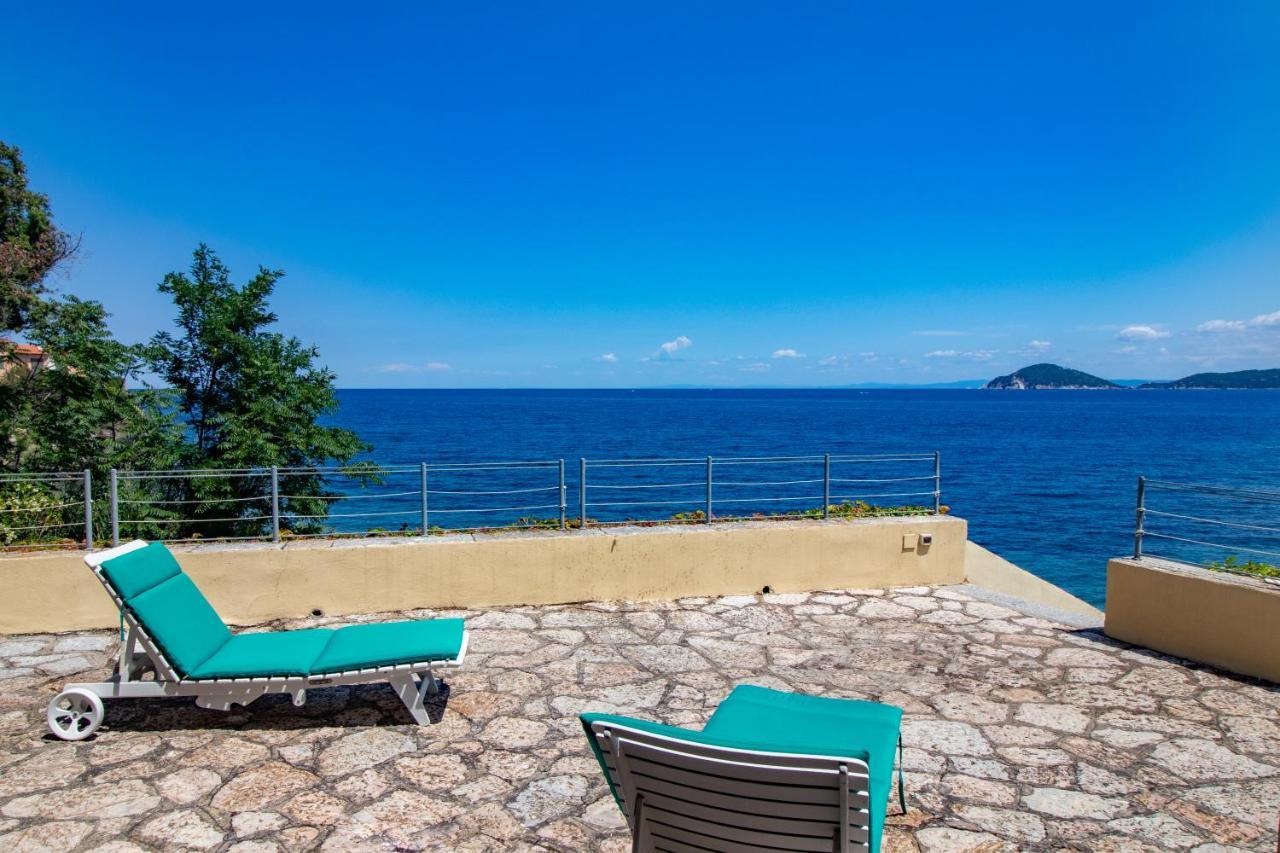Villa Le Sprizze A Bordo Del Mare - Goelba 马西亚娜马里纳 外观 照片