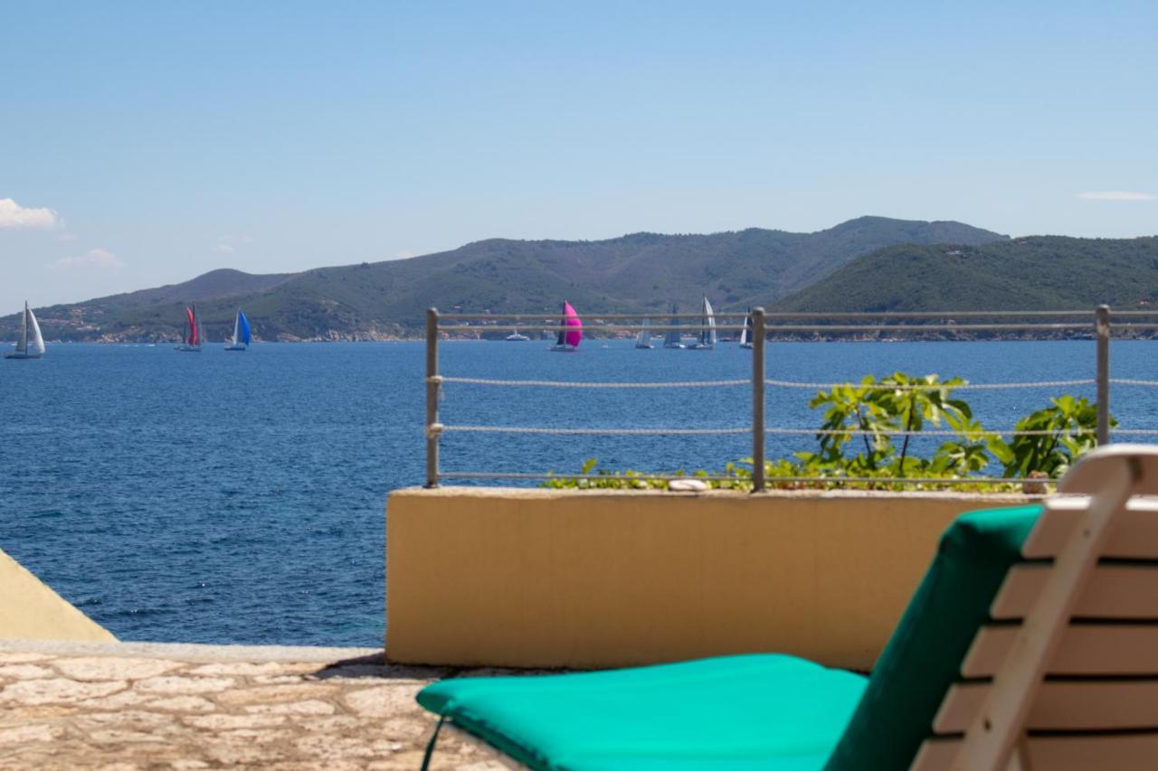 Villa Le Sprizze A Bordo Del Mare - Goelba 马西亚娜马里纳 外观 照片