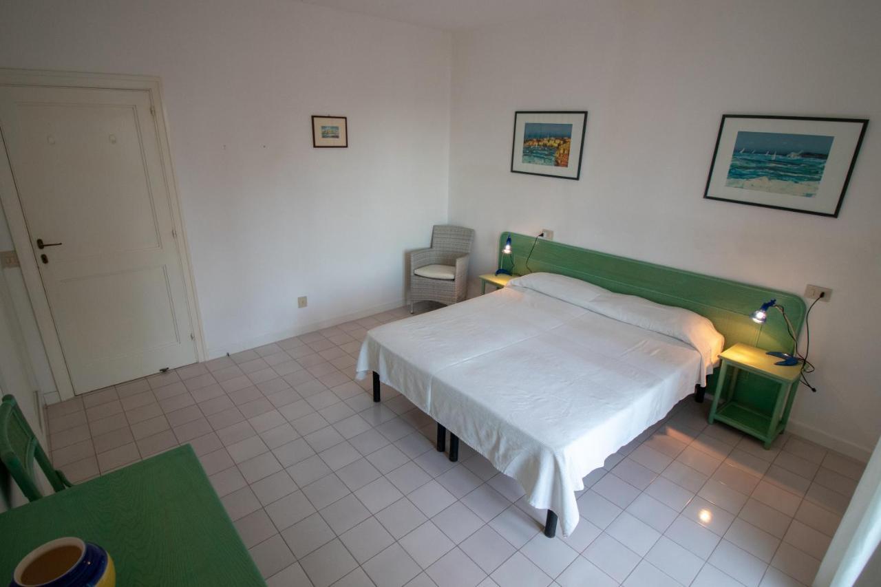 Villa Le Sprizze A Bordo Del Mare - Goelba 马西亚娜马里纳 外观 照片