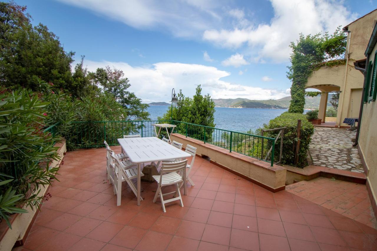 Villa Le Sprizze A Bordo Del Mare - Goelba 马西亚娜马里纳 外观 照片