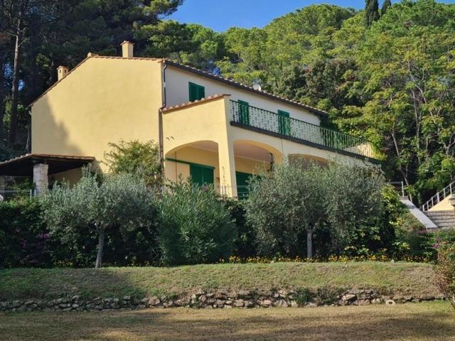 Villa Le Sprizze A Bordo Del Mare - Goelba 马西亚娜马里纳 外观 照片