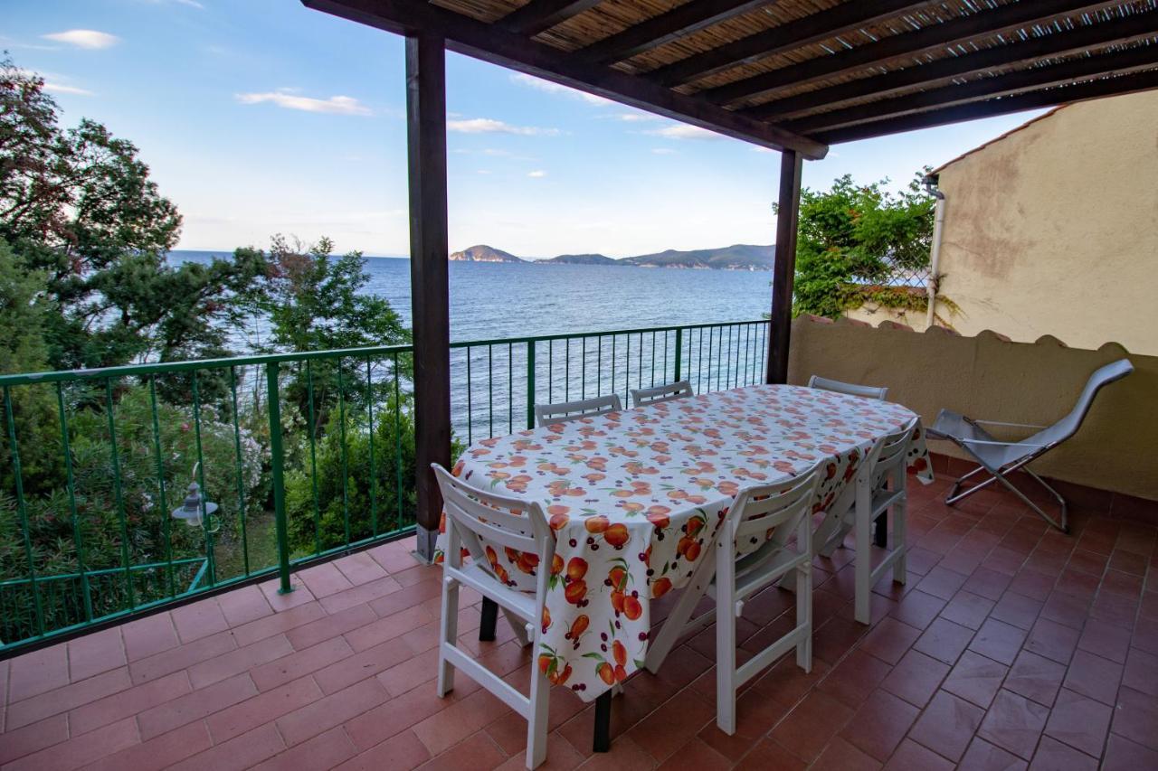Villa Le Sprizze A Bordo Del Mare - Goelba 马西亚娜马里纳 外观 照片